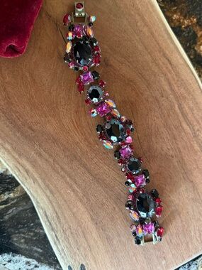 ✨ Stunning Sorrelli Crystal Statement Bracelet ✨